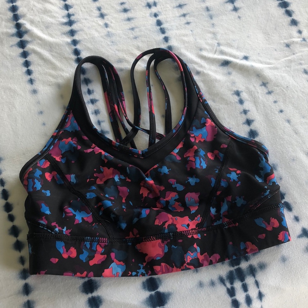 Lululemon sports bra size 6